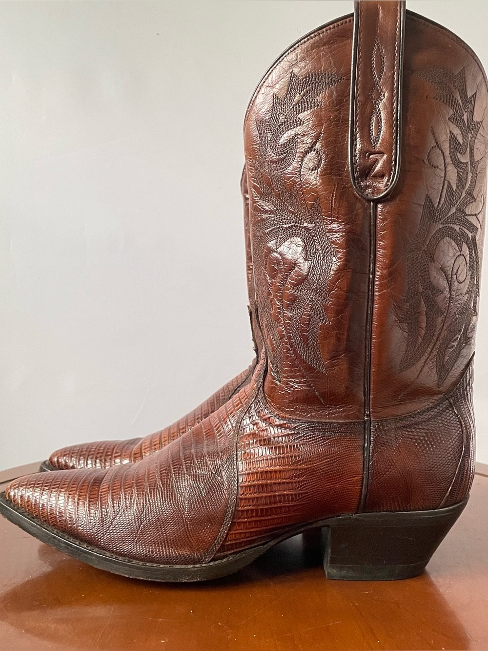 Zecuda Brown Croc-Embossed Women’s Cowboy Boots | US 9C - Picture 3 of 8
